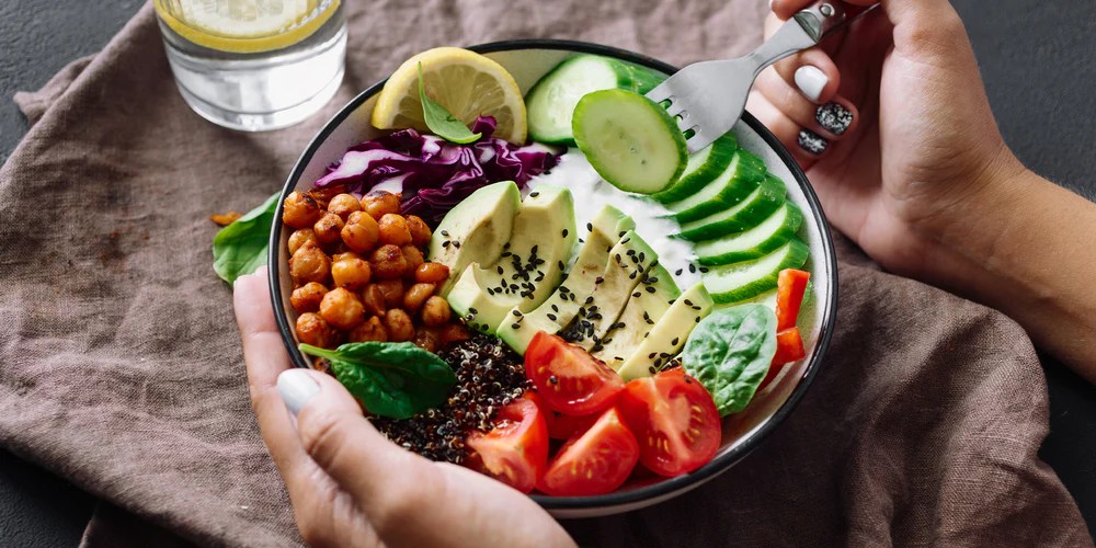 5 Benefits Of Healthy Eating– Gaspari Nutrition Handful of walnuts every day for health