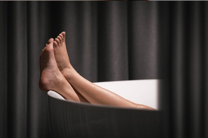 Coping with Dry, Cracked Feet A Comprehensive Guide