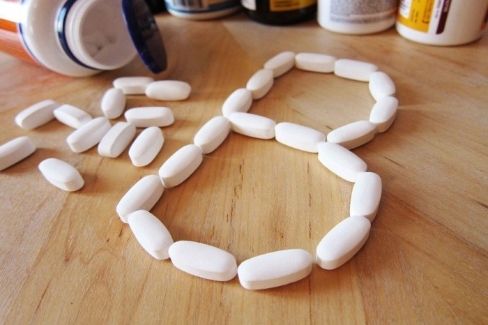 Vitamin b vs b12