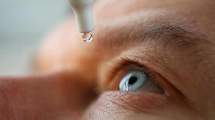 Flaxseed Oil for Dry Eyes: Benefits, Side Effects, How to Use It Flaxseed oil for dry eyes