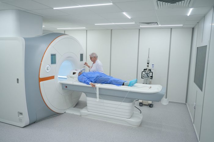 Magnetic Resonance Imaging (MRI) - Complete Care Medical Centers by ... Mri of the knee