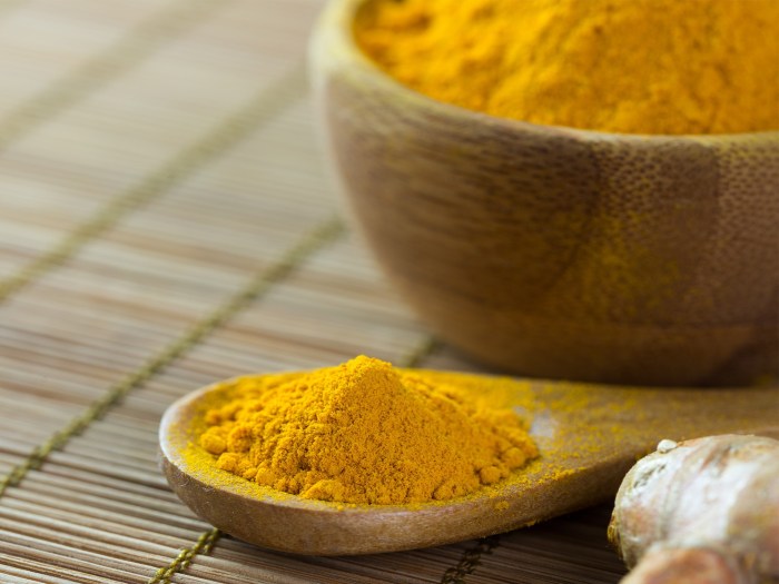 Turmeric for acne and acne scars