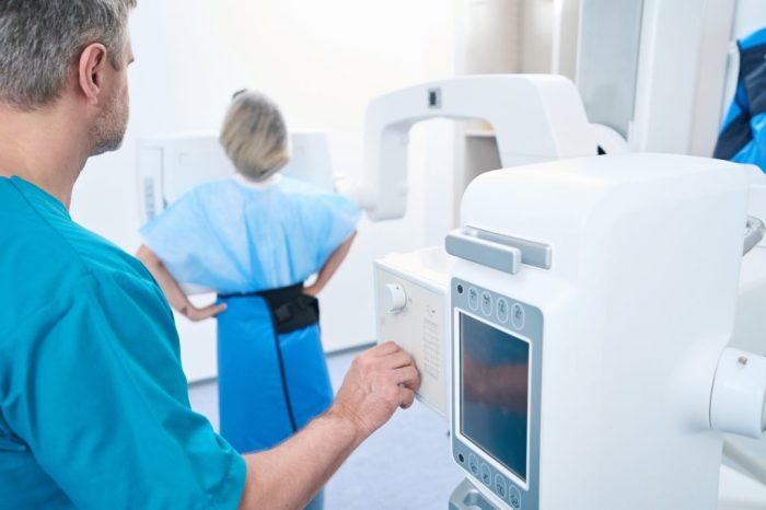 How to become a surgical technologist