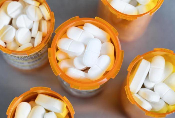 Medications for essential tremor